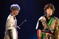 左から天野眞隆演じる石田三成、緑川睦演じる豊臣秀吉。