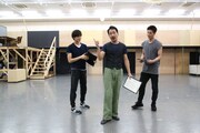 「ミュージカル・コメディ『パジャマゲーム』」稽古場より。（撮影：花井智子）