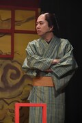 ミュージカル「『しゃばけ』弐 ～空のビードロ・畳紙～」ゲネプロより、石井智也演じる与吉。（撮影：鏡田伸幸）