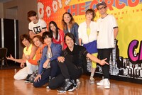 「ORIGINAL MUSICAL『THE CIRCUS!』―EPISODE1 The Core―」記者会見より。後列左から三井理陽、田野優花、蒼乃夕妃、菜々香、TETSUHARU。前列左から青柳塁斗、矢田悠祐、植原卓也、石坂勇。