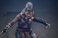 寿里演じるザコ。