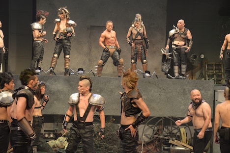 舞台「北斗の拳―世紀末ザコ伝説―」ゲネプロより。