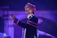 「王室教師ハイネ-THE MUSICAL-」ゲネプロより、植田圭輔演じるハイネ。