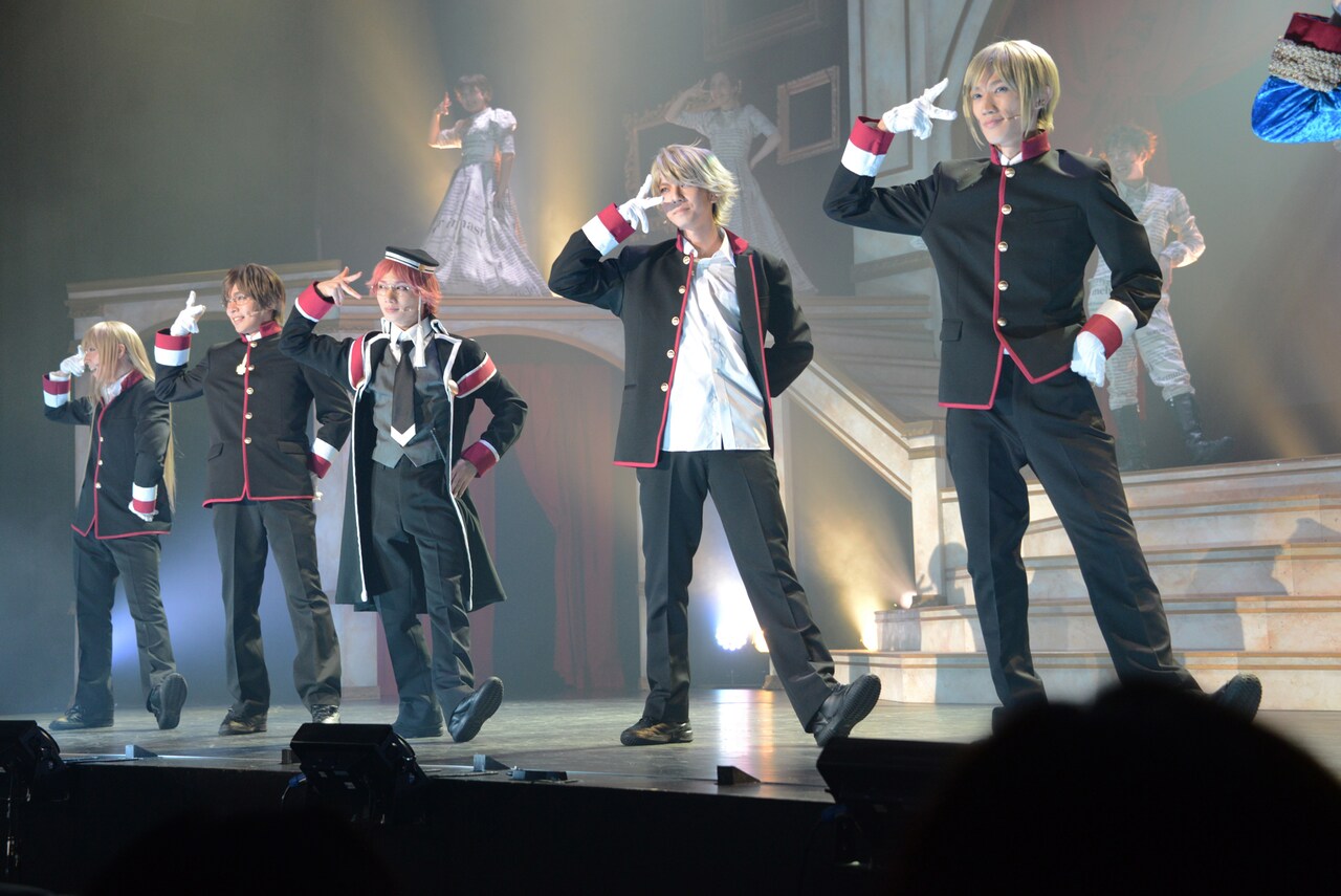 “スポ根教師物語”「王室教師ハイネ」開幕！ハイネと4王子が泥臭く泣かせる