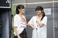 「『少女☆歌劇 レヴュー・スタァライト―The LIVE―』#1」公開稽古より。左から小泉萌香、佐藤日向。