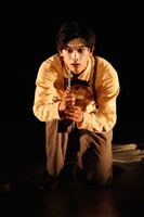 「百鬼オペラ『羅生門』」より。吉沢亮。（撮影：渡部孝弘）