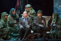 こまつ座 第119回公演「円生と志ん生」より。（撮影：谷古宇正彦）