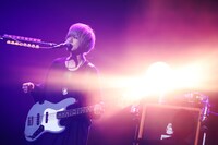 首藤義勝（Vo, B）（撮影：後藤壮太郎）