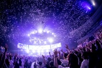 「Oh!En!Ka!」で銀テープが放たれた瞬間。（撮影：後藤壮太郎）