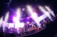 KEYTALK「10th anniversary KEYTALK 横浜アリーナ ワンマンライブ 俺ら出会って10年目～shall we dance?～」の様子。（撮影：後藤壮太郎）