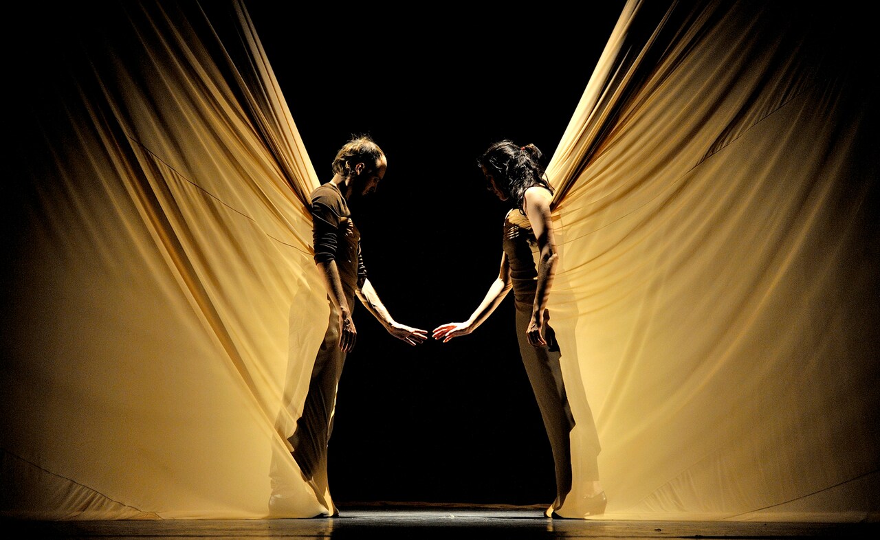 マリア・パヘス＆シディ・ラルビ・シェルカウイ「DUNAS」が日本初演