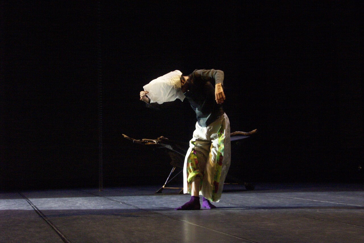 山田せつ子がSCOOLで発表するソロダンス第1弾「箱の　中／外」