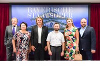 バイエルン国立歌劇場 2017年日本公演「タンホイザー」記者会見より。左からニコラウス・バッハラー総裁、エレーナ・パンクラトヴァ、クラウス・フロリアン・フォークト、キリル・ペトレンコ、アンネッテ・ダッシュ、マティアス・ゲルネ。(c)Yuji Namba