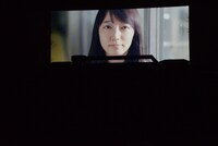 ともだちのおとうと「宇宙船ドリーム号」より。吉岡里帆演じるマチコ（映像出演）。