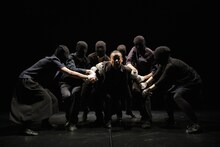 いいむろなおきマイムカンパニー「doubt-ダウト-」2016年の初演より。（撮影：堀川高志 / kutowans studio）