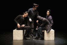 いいむろなおきマイムカンパニー「doubt-ダウト-」2016年の初演より。（撮影：堀川高志 / kutowans studio）