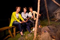 WOWOWライブ「宝塚プルミエール 早霧せいな退団スペシャル」より。左から鳳翔大、早霧せいな、香綾しずる。