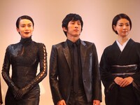 左から中谷美紀、成河、朝海ひかる