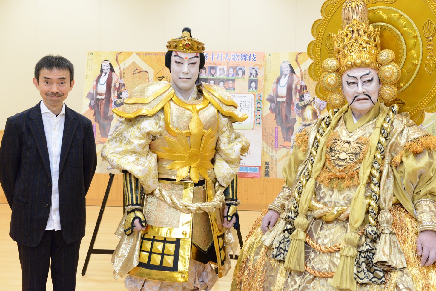 左から宮城聰、尾上菊之助、尾上菊五郎。
