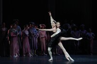 映画「パリ・オペラ座『白鳥の湖』」より。(c)Svetlana Loboff / OnP