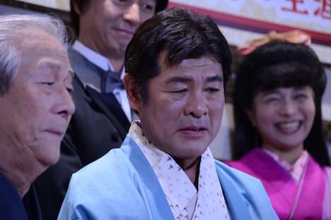 「土佐堀川 近代ニッポン―女性を花咲かせた女 広岡浅子の生涯」囲み取材より。（中央）広岡信五郎役の赤井英和。