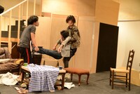 「オーファンズ」公開稽古より。