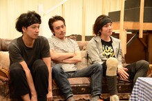 「オーファンズ」囲み取材より。左から佐藤祐基、加藤虎ノ介、細貝圭。