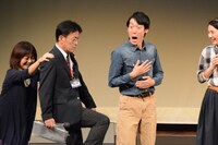 毛塚陽介に膝蹴りをする加藤昌史。