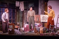 ヨーロッパ企画 第36回公演公演「出てこようとしてるトロンプルイユ」より。（撮影：清水俊洋）