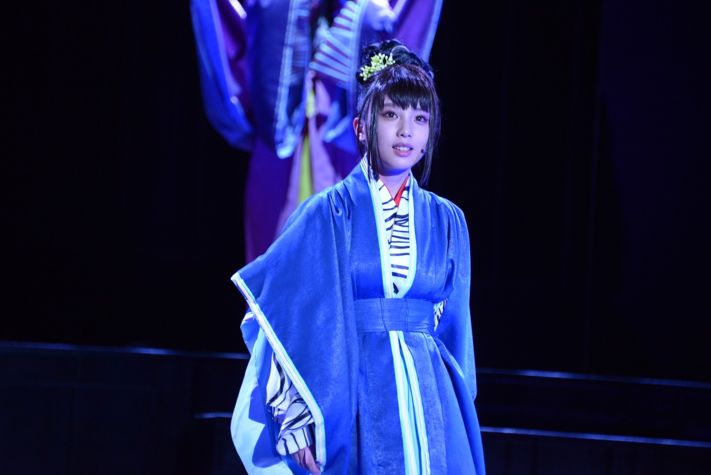 久遠役の与田祐希。