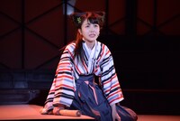 汐寝役の久保史緒里。