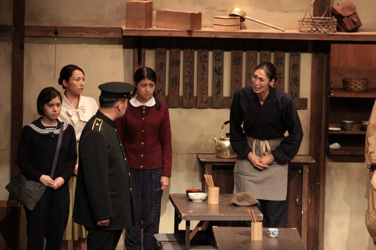 “特攻の母”と隊員たちの交流描く、大林素子主演「MOTHER」開幕