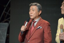 「ダイハツ キュリオス」日本公演応援団長の小倉智昭。