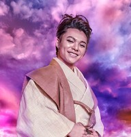 志村玲於演じる茂助。