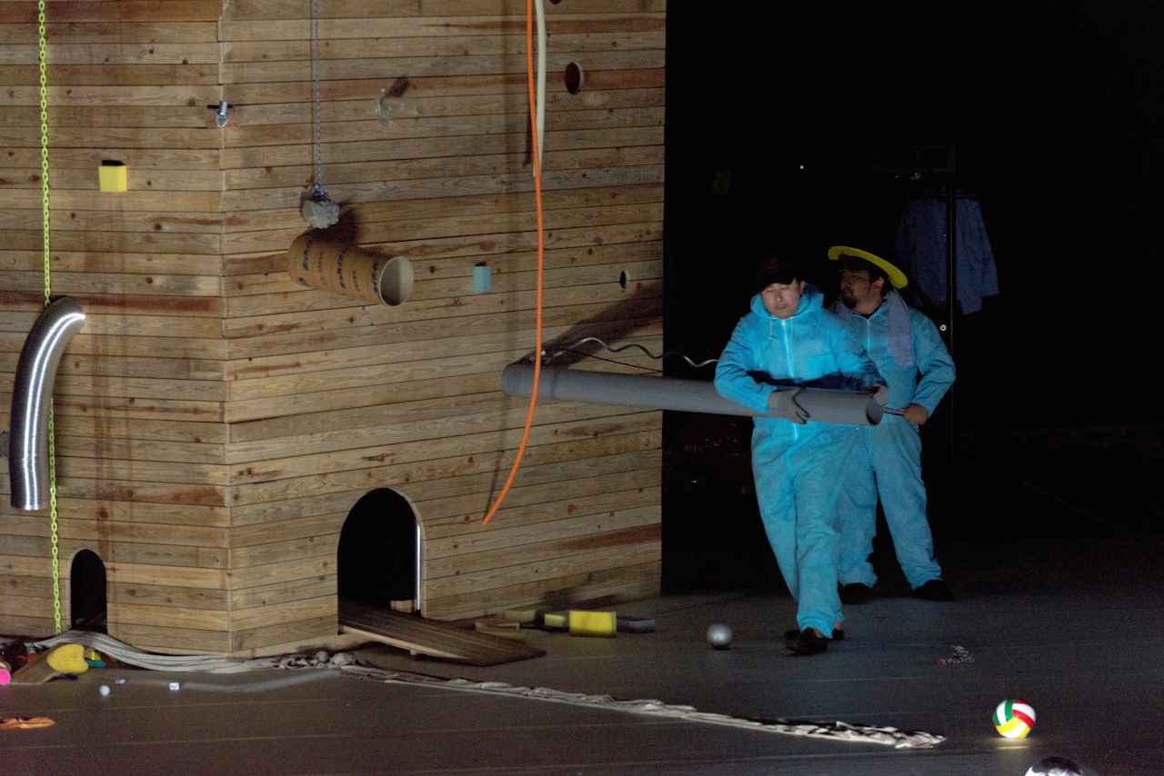 KYOTO EXPERIMENTが開幕、オープニング飾る金氏徹平「すごく満足しています」