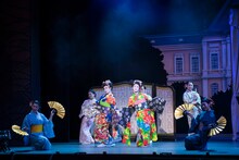 劇団スーパー・エキセントリック・シアター 第55回本公演「ミュージカル・アクション・コメディー『カジノ・シティをぶっとばせ!! ～丁半コマ揃いました～』」より。