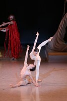 ベジャールの「くるみ割り人形」より。（photo:Kiyonori Hasegawa）