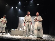 iaku「ハイツブリが飛ぶのを」より。