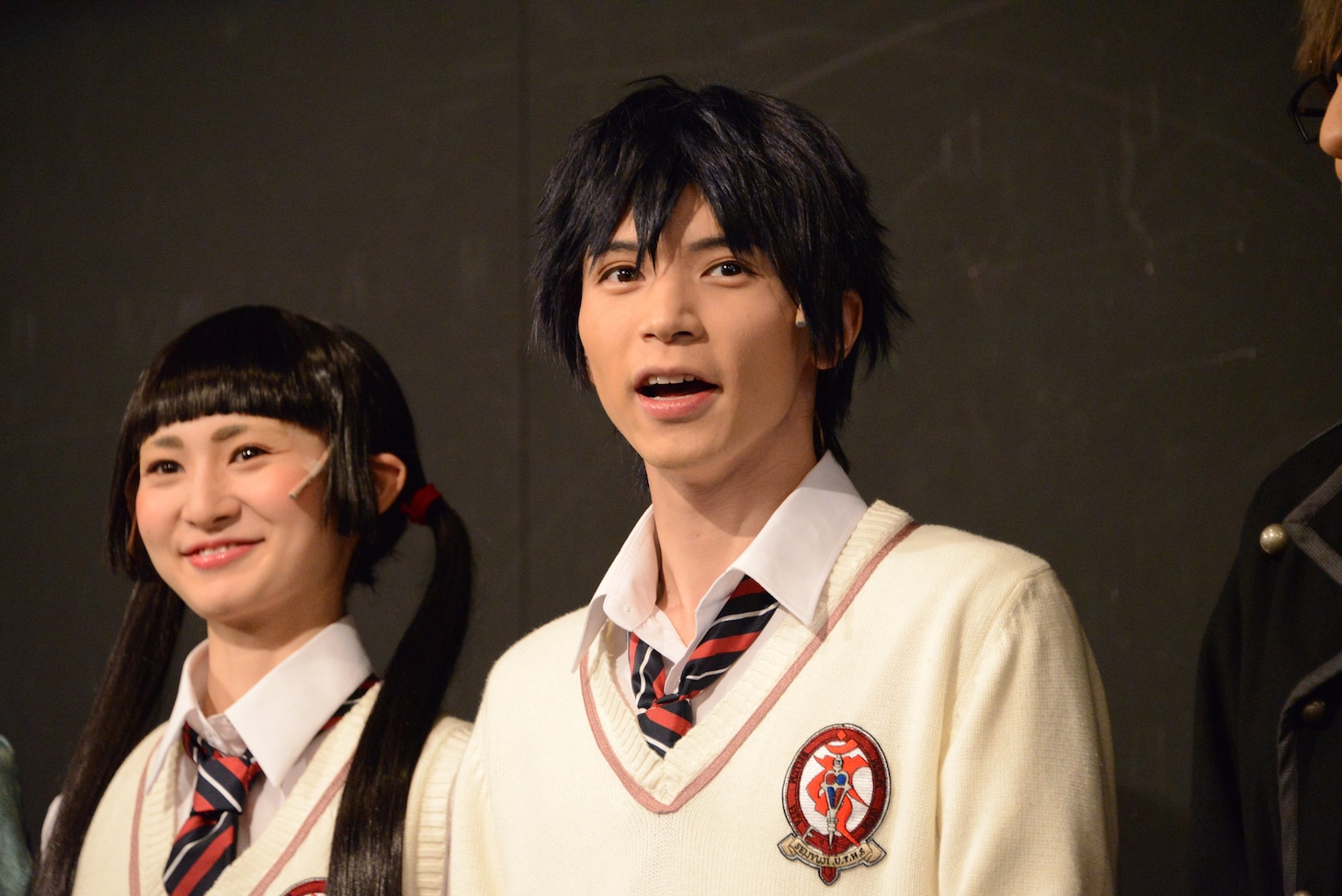 左から神木出雲役の大久保聡美、奥村燐役の北村諒。