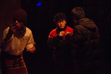 ゴジゲン 第14回公演「くれなずめ」より。（撮影：村田麻由美）