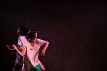 康本雅子「子ら子ら」より。（撮影：松本成弘）