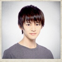 「舞台 少年ヨルハ Ver1.0」二号役の植田慎一郎。