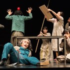 小野寺修二演出の「変身」を新たなキャストで上演