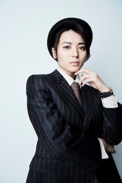 元℃-ute矢島舞美が初の男役！「一枚のチケット」男装ビジュアル公開 