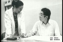 10月31日放送の「ビビット」より、市原悦子（左）と塩見哲（右）。(c)TBS