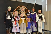 初日会見の様子。