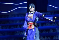 黒羽麻璃央演じる三日月宗近。