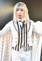 ミュージカル「『魔界王子 devils and realist』the Second spirit」ゲネプロより。山中健太演じるミカエル。（撮影：鏡田伸幸）