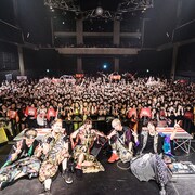 モッシュ!曲中物販!名刺交換!オメでたい頭でなにより、魅力凝縮の全曲披露ワンマン
