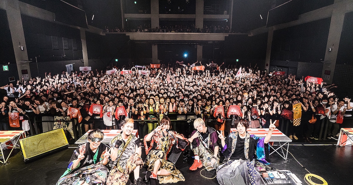 モッシュ!曲中物販!名刺交換!オメでたい頭でなにより、魅力凝縮の全曲披露ワンマン(ライブレポート / 写真12枚) - 音楽ナタリー